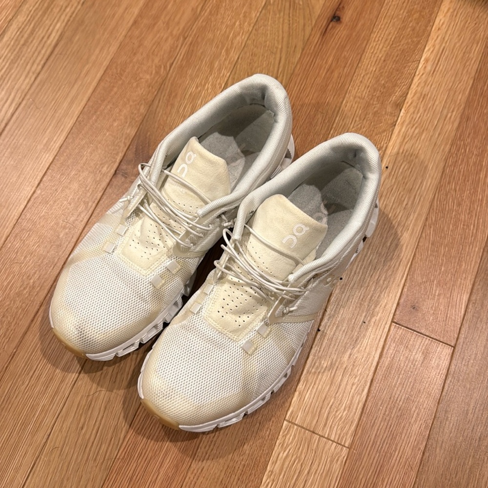 On Cloud 5 Tennis Shoes